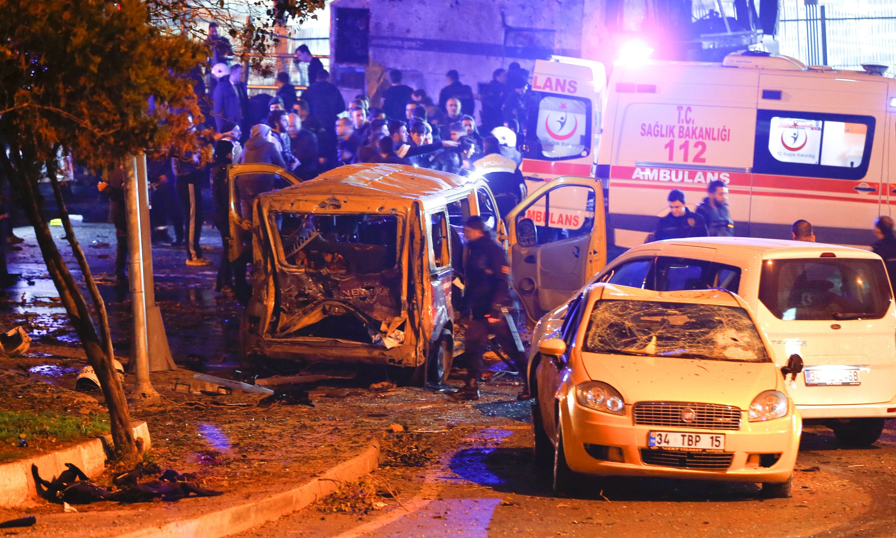 Sobe para 38 o número de mortos em duplo atentado em Istambul