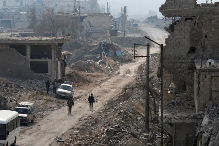 Aleppo: na ex-capital econômica da Síria, mais de 50% das construções e infraestruturas ficaram parcial ou totalmente destruídas (Omar Sanadiki/Reuters)