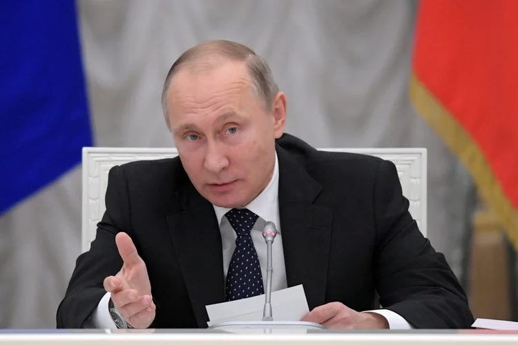 Vladimir Putin: presidente russo e Trump não discutiram sobre sanções no telefonema de sábado (Sputnik/Alexei Druzhinin/Kremlin)