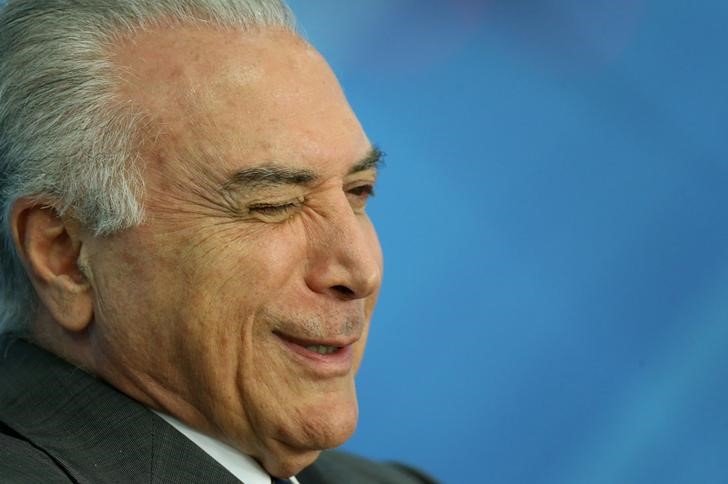 Temer só pode ser investigado ao deixar presidência, diz Janot