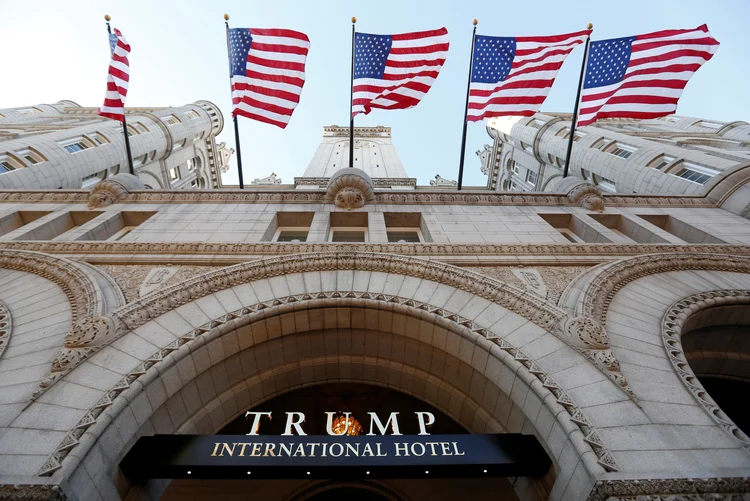 Hotel Trump: "O vice-comissário deixou claro que o senhor Trump precisa se desfazer não somente de seu controle gerencial, mas de seu direito de posse também" (Kevin Lamarque/Reuters)