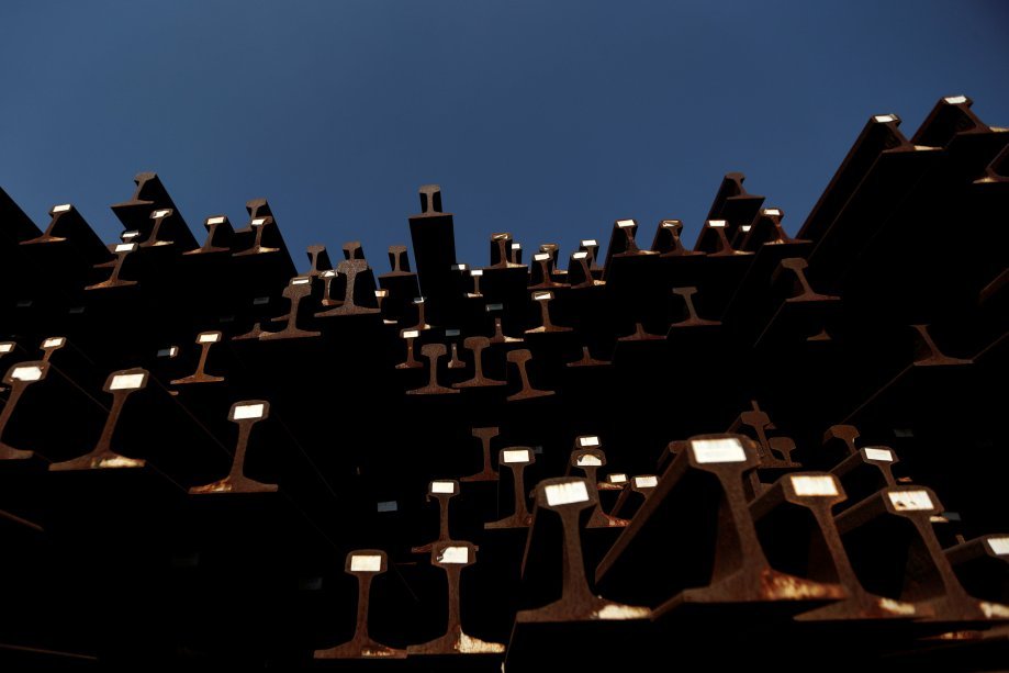 <span>Vigas da construção da ferrovia da Transnordestina, dia 29/10/2016</span>