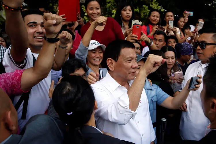 Rodrigo Duterte: pesquisa foi feita seis meses depois que Duterte tomou posse do cargo (Edgar Su/Reuters)