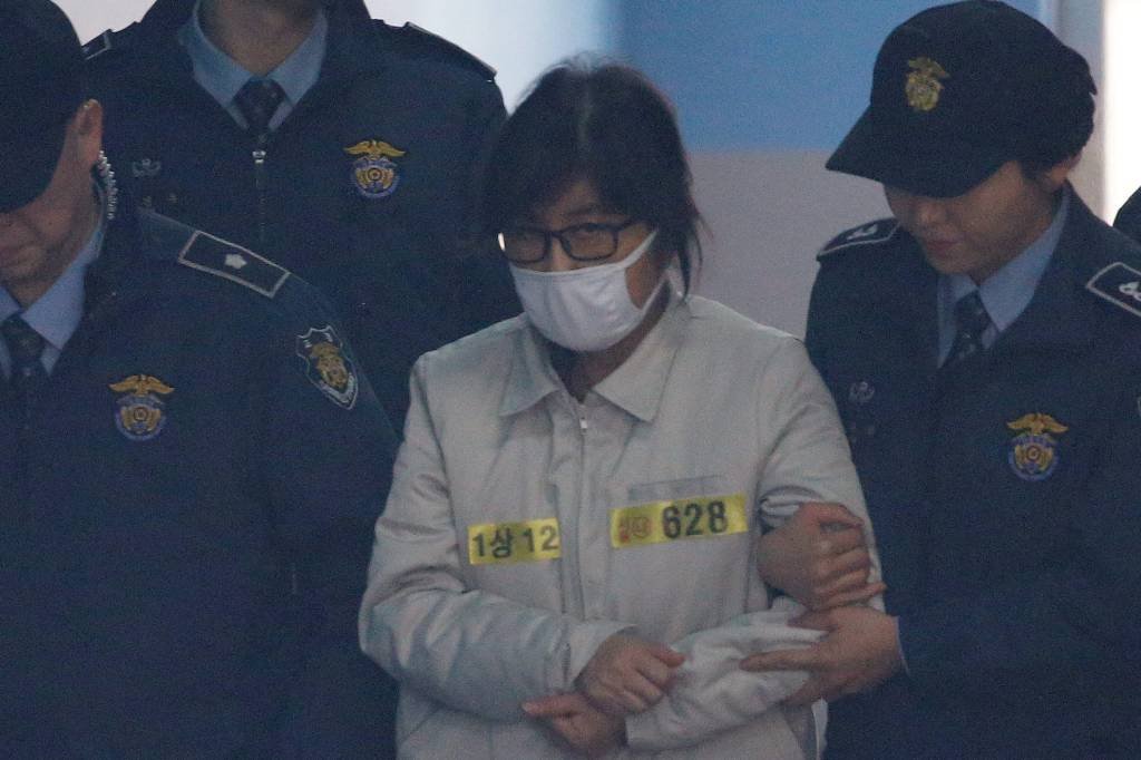 "Rasputina" sul-coreana rejeita prestar depoimento na prisão