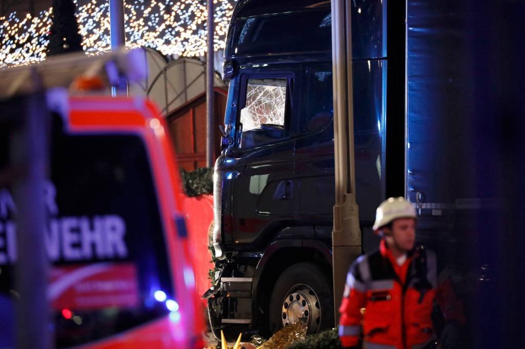 Caminhão usado em ataque em Berlim tinha placa polonesa