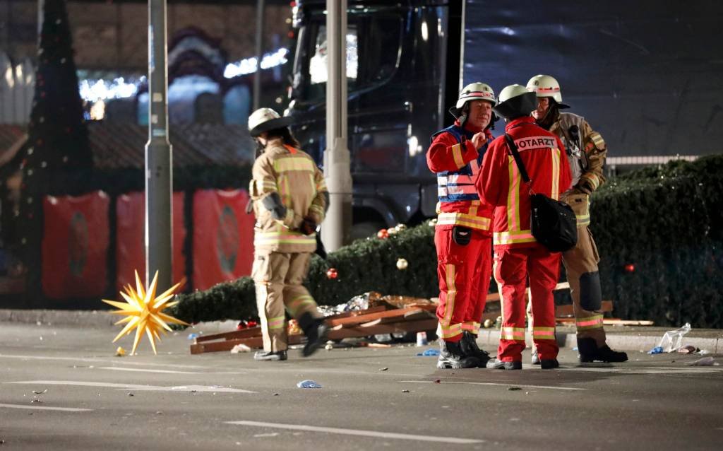 Polícia investiga suposto ataque em Berlim que deixou 9 mortos