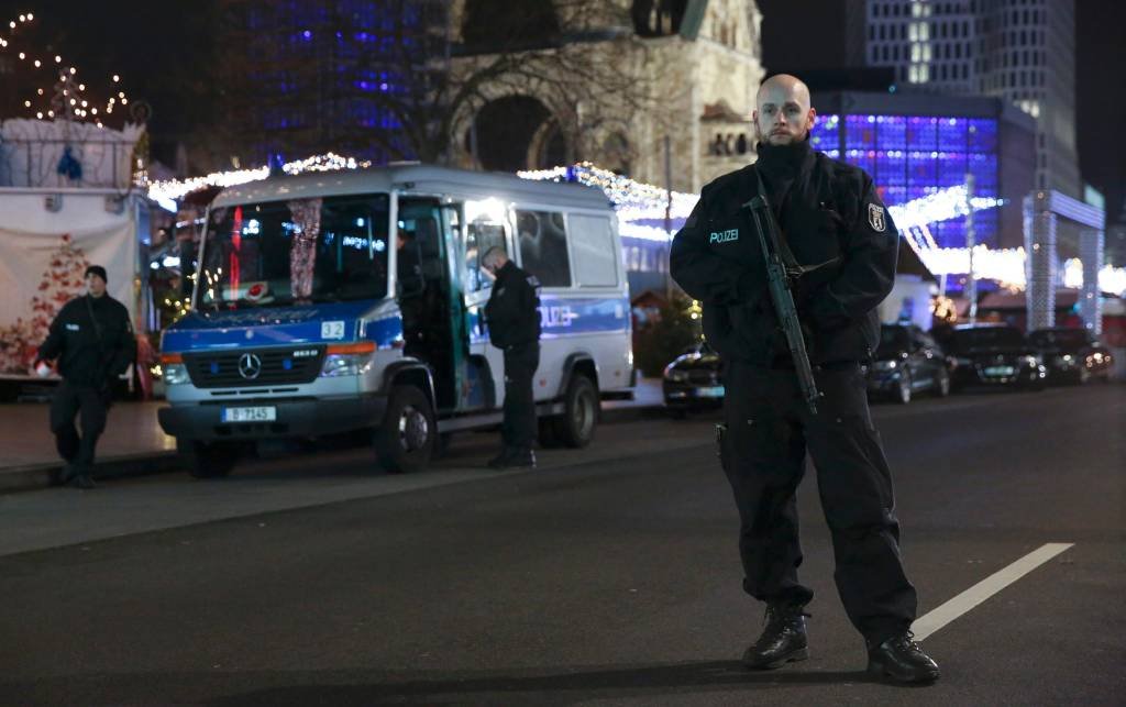 Alemanha prende tunisiano suspeito de ajudar no ataque em Berlim