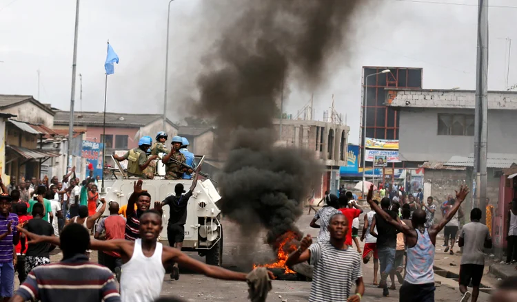 Protestos: "Quanto à questão das mortes, a coisa parece feia", disse o diretor de direitos humanos da Organização das Nações Unidas (ONU) para o Congo (Thomas Mukoya/Reuters)
