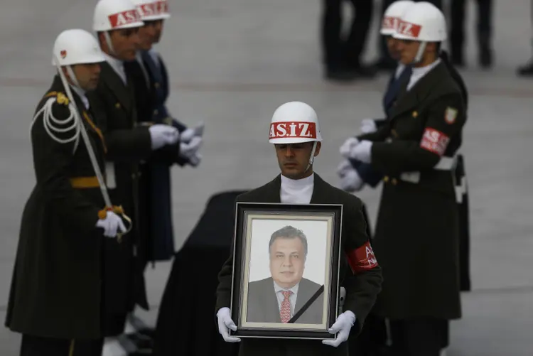 Homenagem: Karlov era um diplomata experiente que serviu na Turquia em um período de grande tensão (Umit Bektas/Reuters)