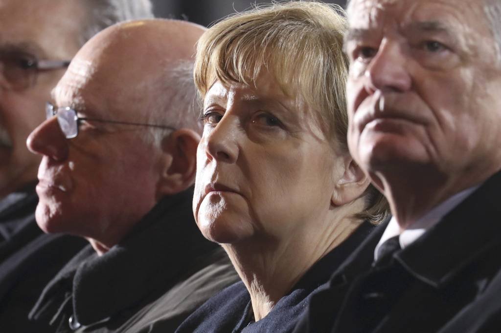 Massacre de Berlim deixa Angela Merkel sob pressão