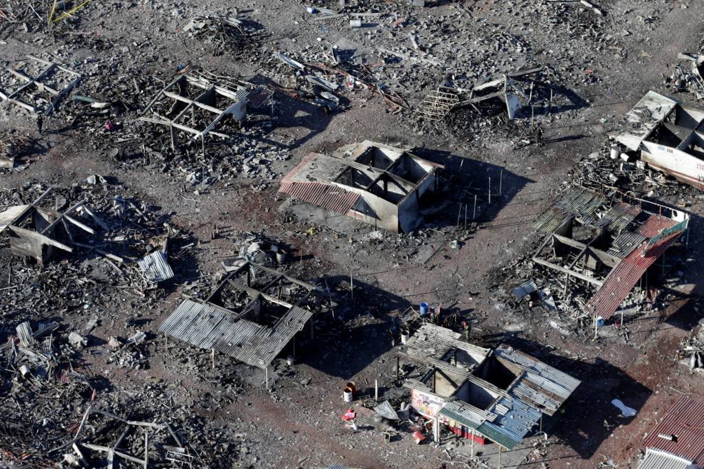 México investiga origem de explosão em fábrica de fogos