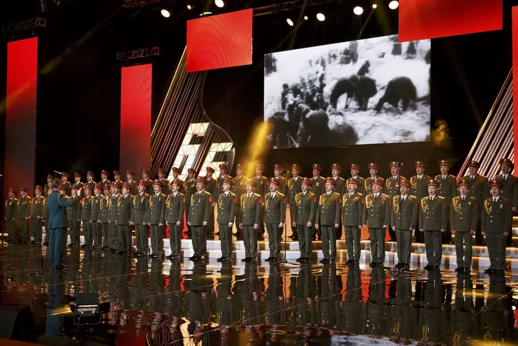 Membros do Coral do Exército Vermelho da Rússia em apresentação no dia 31/03/2016 (Stringer/File Photo/Reuters)