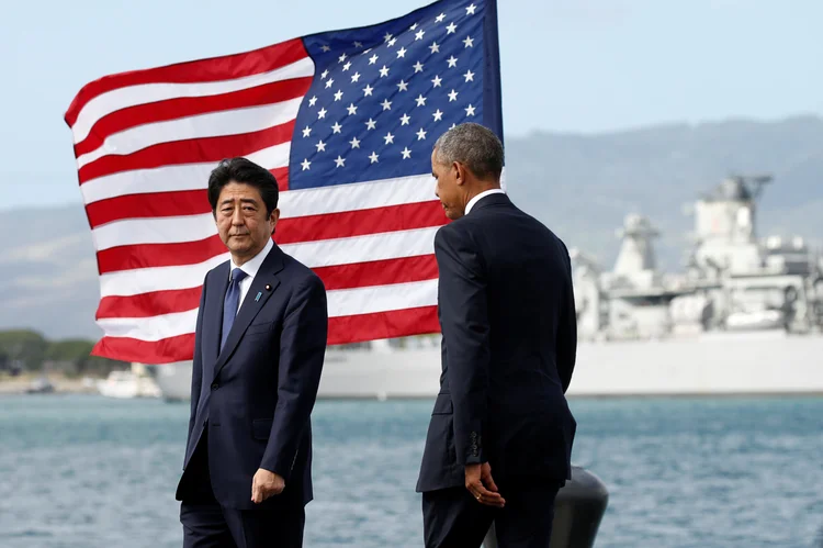 Obama e Abe: 75 anos depois de ataque, um primeiro ministro japonês faz visita a Pearl Harbor