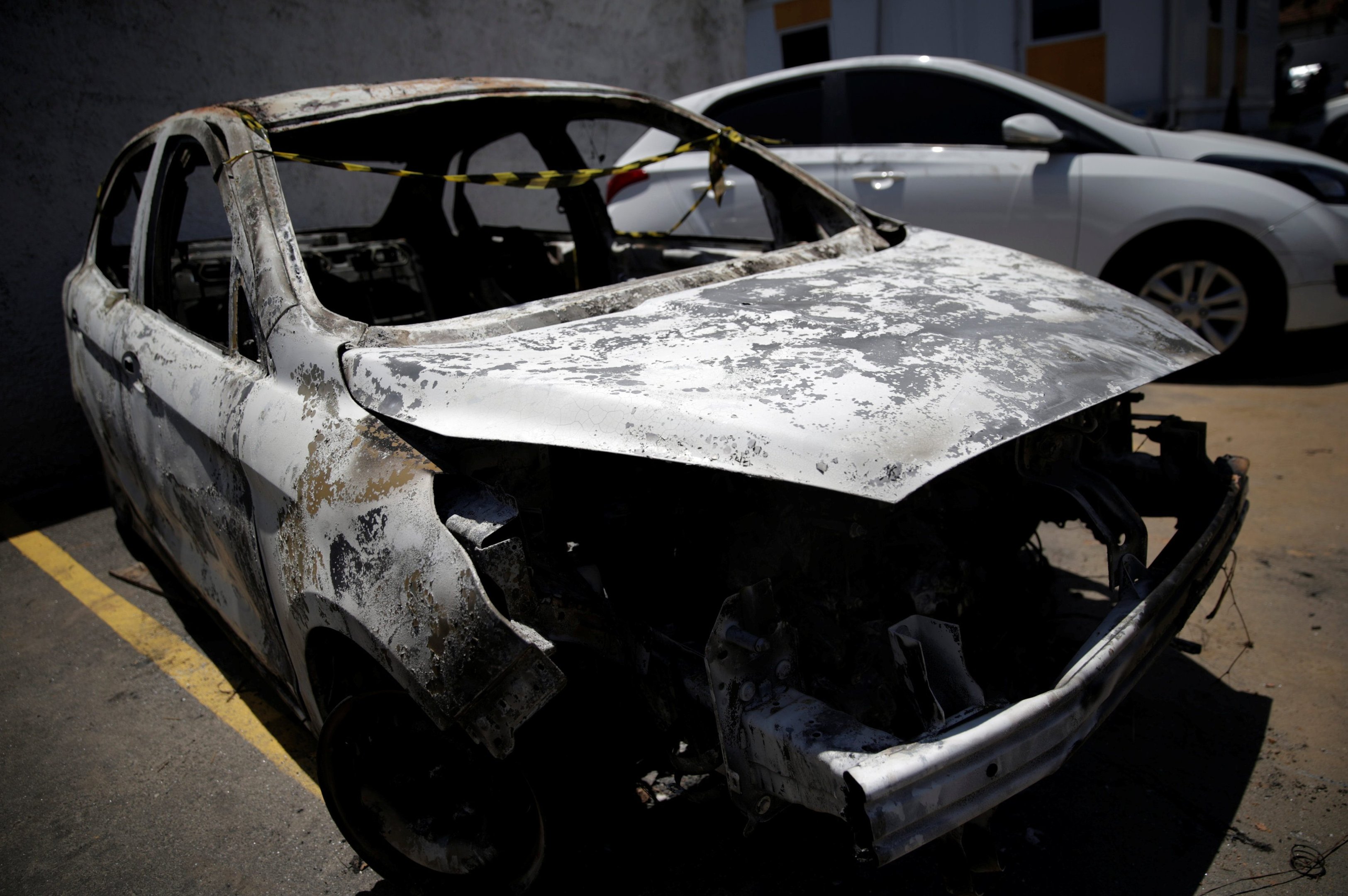 Esposa e policial são detidos por assassinato de embaixador grego