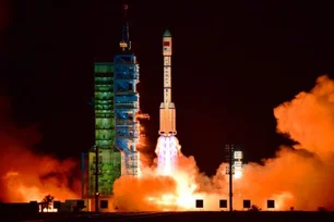 Imagem referente à matéria: China lança satélite de teste de tecnologia de comunicações 13 com sucesso