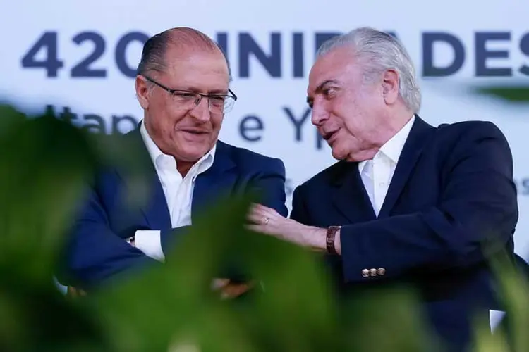 Alckmin e Temer: o governador paulista elogiou a aprovação da reforma trabalhista, que classificou como "histórica" (Beto Barata/PR/Reprodução)