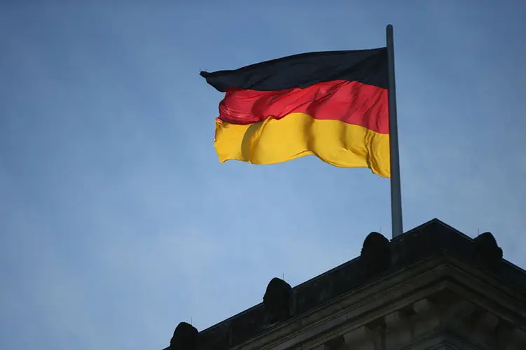 CPI harmonizado da Alemanha avançou 0,8% no confronto mensal de dezembro e exibiu alta de 1,6% em doze meses (Reprodução/Getty Images)