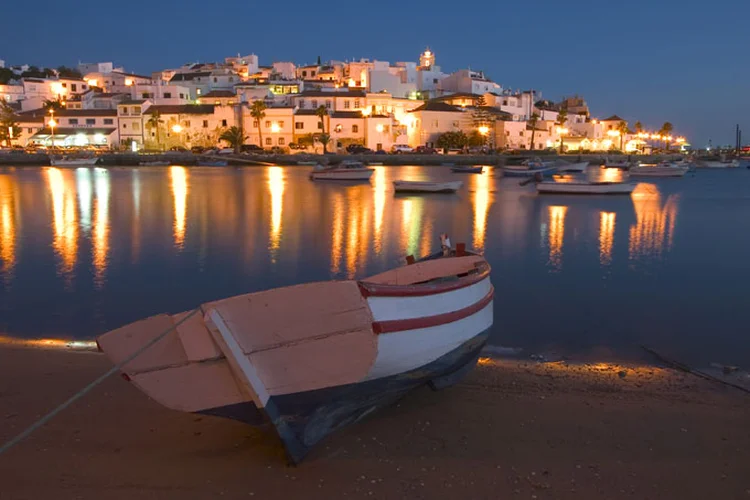 Portugal Algarve (pedroferreira/Thinkstock)