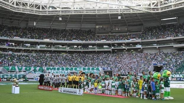 Palmeiras lidera média de público e renda no Brasileirão 2015