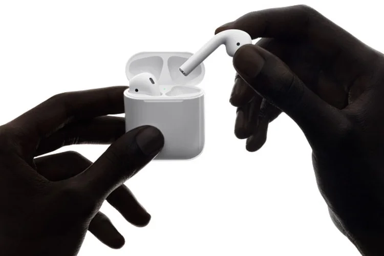 AirPod: o atraso no lançamento foi amplamente visto como um raro deslize de marketing (Apple/Divulgação)