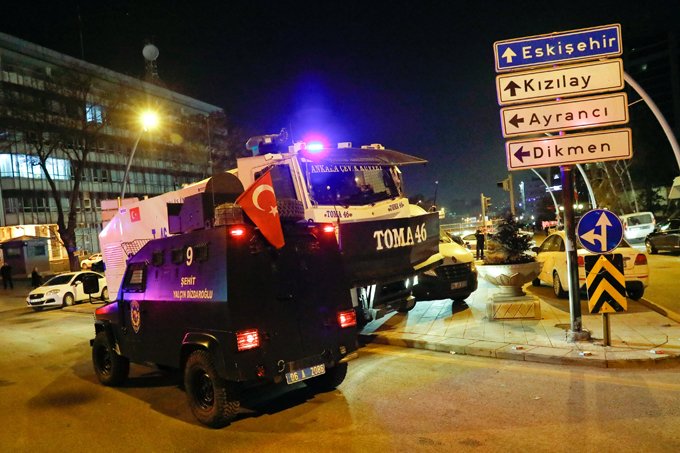 Embaixador russo na Turquia é atingido por tiros em Ancara