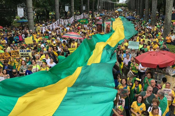 Manifestação em Recife reuniu 16 mil; em Belo Horizonte, 8 mil