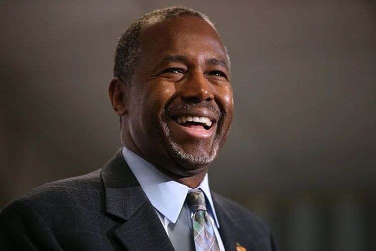 Ben Carson: seus modos cristãos e compassivos contrastam com suas declarações provocativas sobre temas como homossexualidade, escravidão, Holocausto e armas (Getty Images)