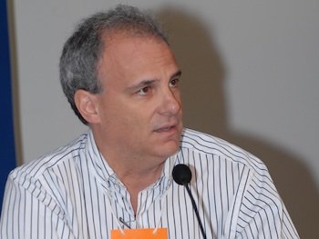 Alberto Carlos Almeida: “Para que a vida das pessoas melhore, é preciso menos governo”.