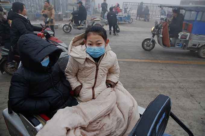 Rumores de que indústrias pesadas poluidoras serão fechadas a partir de 1º de janeiro "não são verdadeiros" (Reuters/REUTERS/Damir Sagolj)