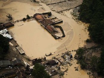 Articulistas do Millenium cobram responsabilidades sobre a tragédia