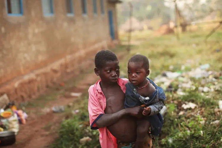 Crianças: os países da África Subsaariana acolhem quase três partes -393 milhões- das crianças ameaçadas por guerras e crise humanitárias (Getty Images)