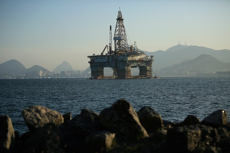 Petrobras ignora piora da crise do governo e sobe na Bolsa