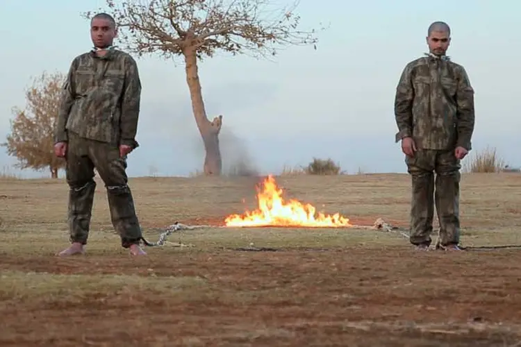 Vídeo do Estado Islâmico mostra supostos soldados turcos sendo queimados vivos (Estado Islâmico/Reprodução)