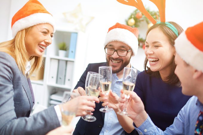 Maioria dos brasileiros presenteará no máximo 3 pessoas no Natal