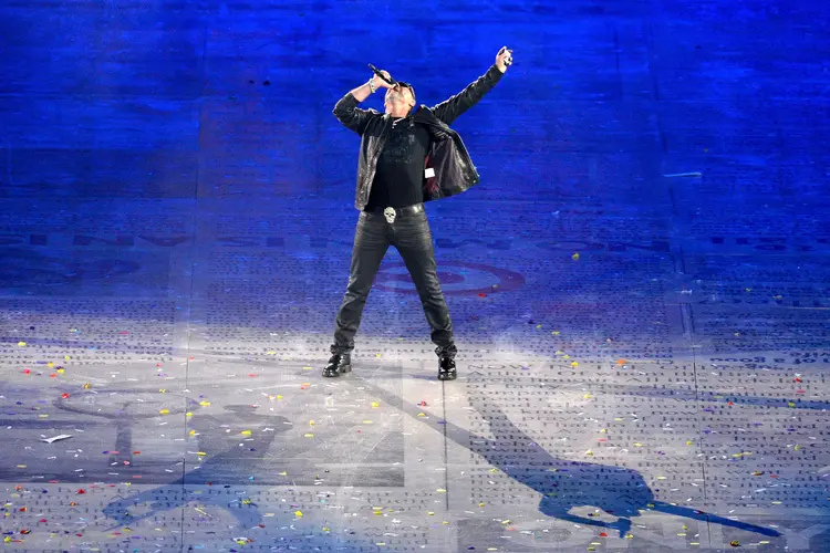  George Michael se apresenta em cerimônia de encerramento dos Jogos Olímpicos 2012, em Londres (Stu Forster/Getty Images)