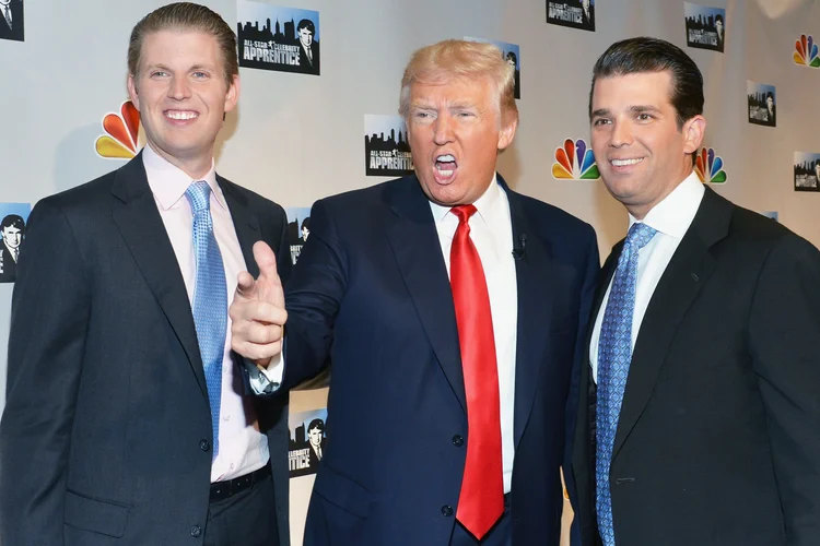 Eric Trump e Trump Jr: a equipe de transição de Trump emitiu um comunicado negando o envolvimento (Slaven Vlasic/Getty Images)