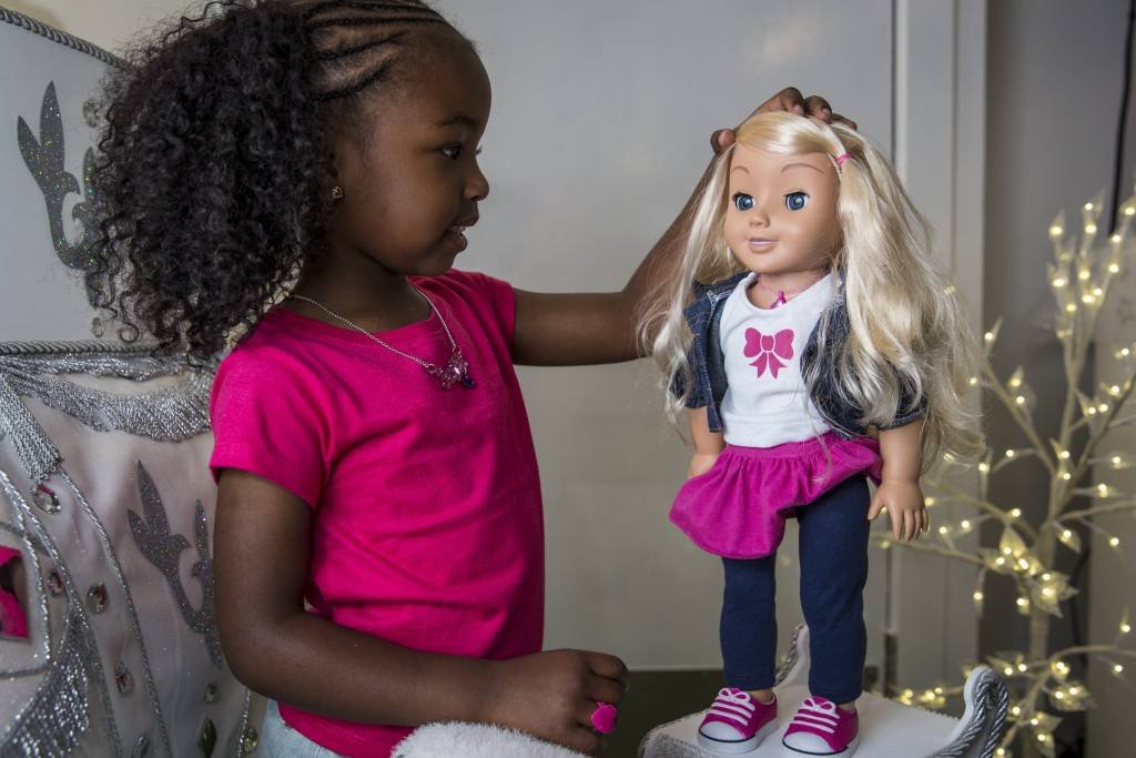 Uma empresa chamada Game Lady está vendendo bonecas em tamanho