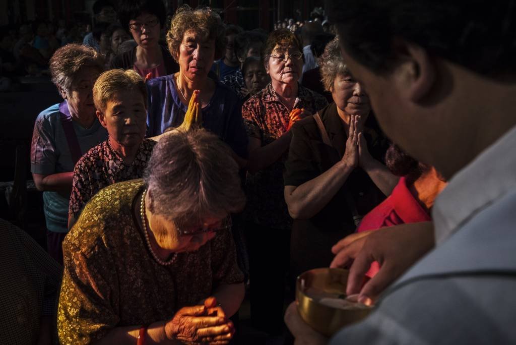 A turbulenta vida dos católicos na China