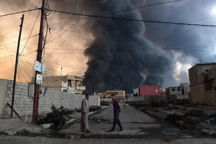 Mosul: apesar da escassez de alimento e água, a maioria dos civis ficou em casa ao invés de fugir, como era esperado (Carl Court/Getty Images)