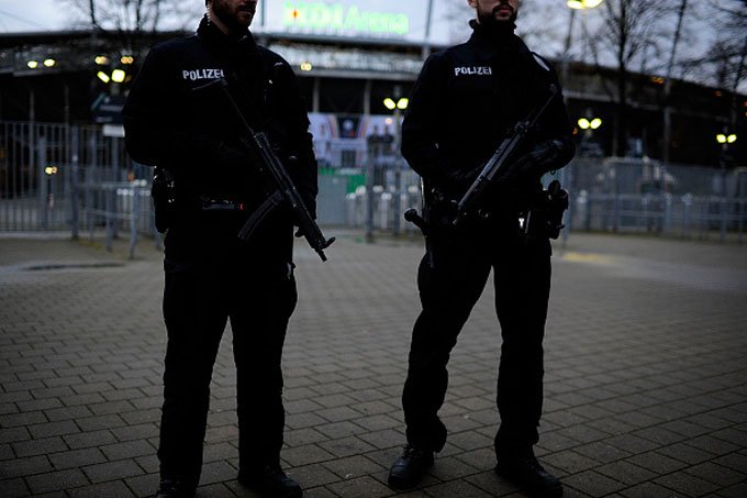 Polícia holandesa descarta terrorismo em incidente em aeroporto