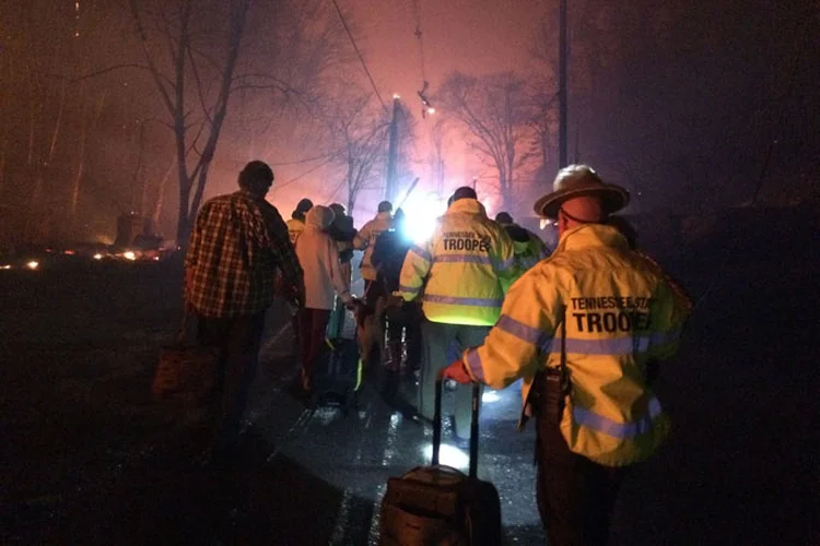 Incêndio: empresários e moradores começaram a retornar às suas casas na cidade vizinha de Gatlinburg pela primeira vez desde segunda-feira (Reuters)