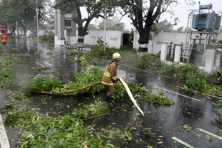 Índia: Polícia e equipes de gestão de desastres evacuaram mais de 15 mil pessoas dessas áreas (Reuters)