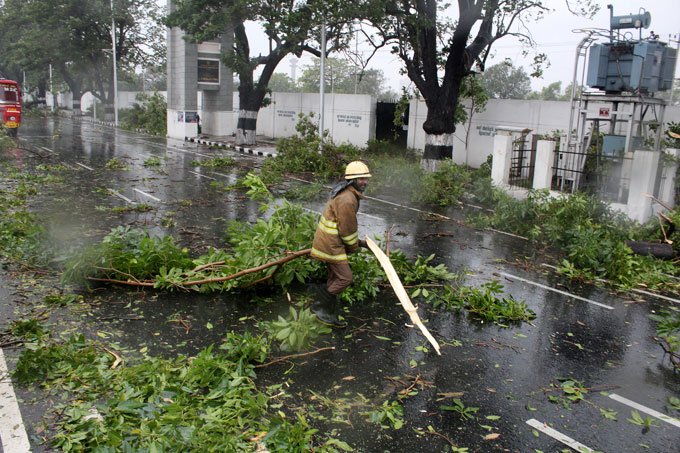 Com proximidade de ciclone, Índia evacua sul do país