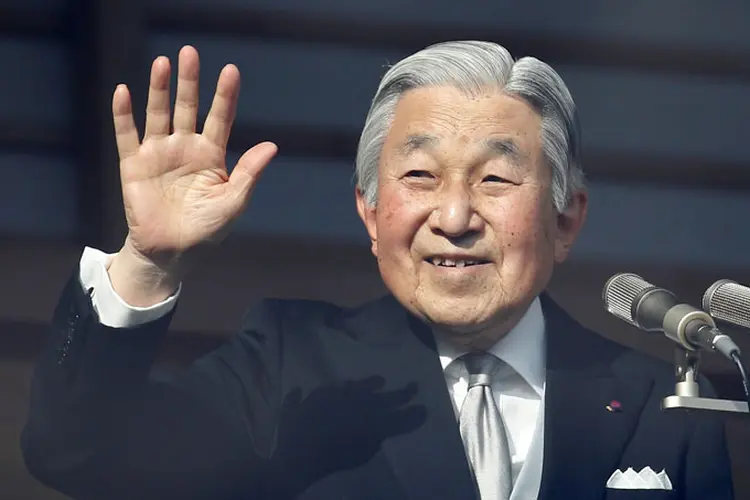 Akihito: segundo os jornais nacionais, o príncipe herdeiro Naruhito, de 56 anos, sucederia seu pai no dia de Ano Novo de 2019 (foto/Reuters)