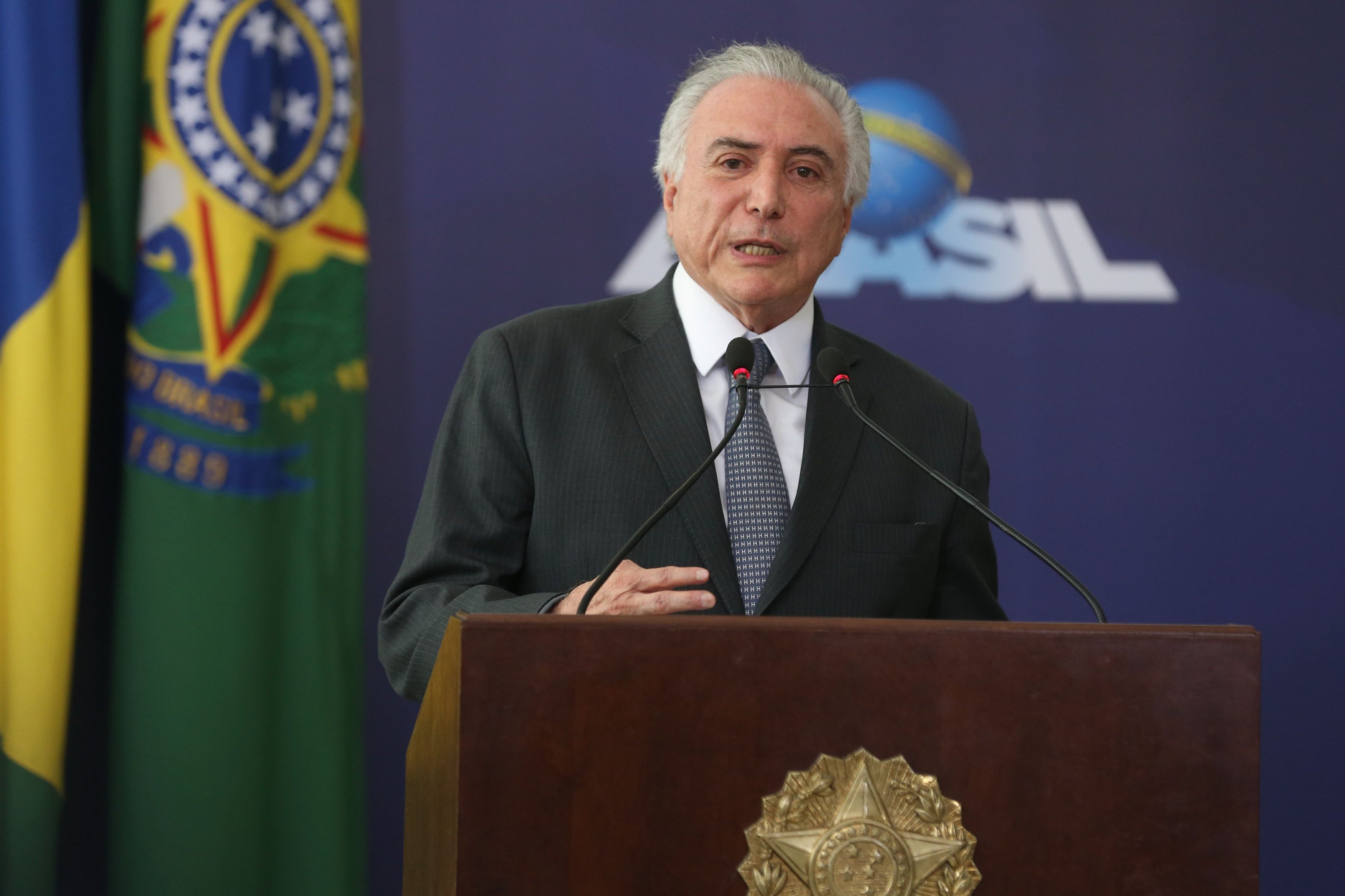 Temer anuncia construção de presídio de segurança máxima no RS