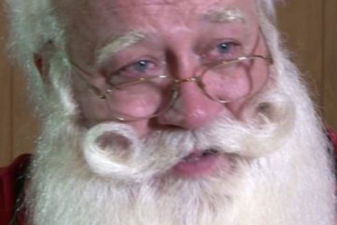 Garotinho morre nos braços do Papai Noel após último pedido