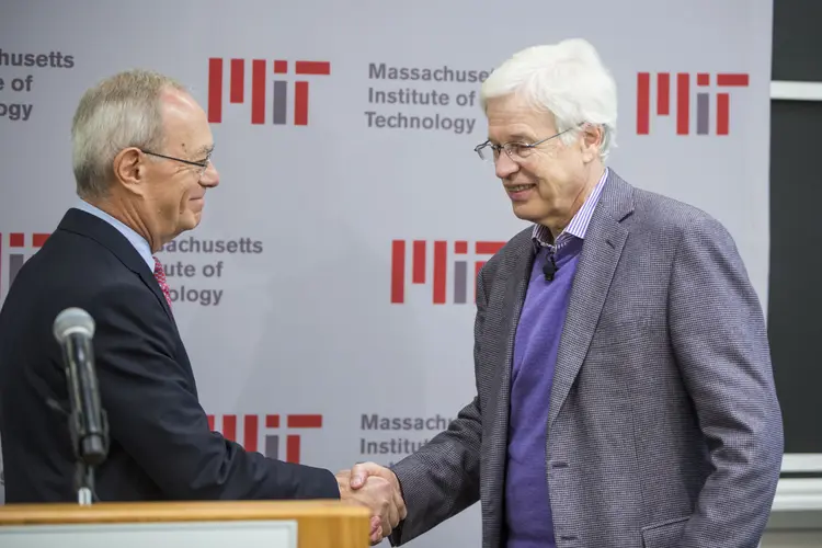 Bengt Holmstrom e Oliver Hart, vencedores do Prêmio Nobel (Scott Eisen/Getty Images)