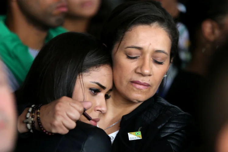 Tristeza: durante a primeira hora, a cerimônia na Arena Condá será fechada, apenas com a presença da família e dos amigos das vítimas (Paulo Whitaker/Reuters)