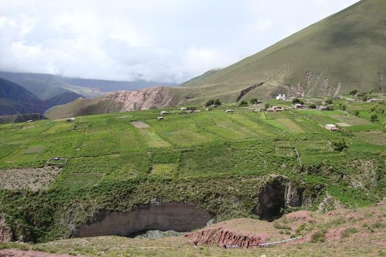 Pirâmide Inca é encontrada em sítio arqueológico no oeste do Peru