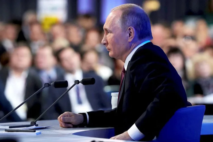 Putin: descontraído, seguro de si, o chefe de Estado se permitiu brincar sobre o status de "mestre do mundo" dado por alguns comentaristas (Reuters)